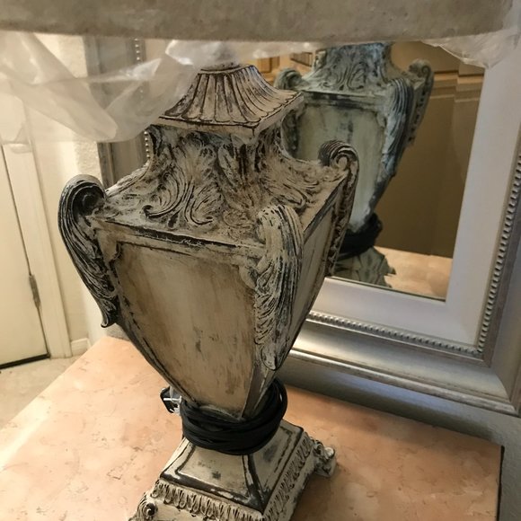 Farmhouse Vintage Chic Lamp - Picture 7 of 9